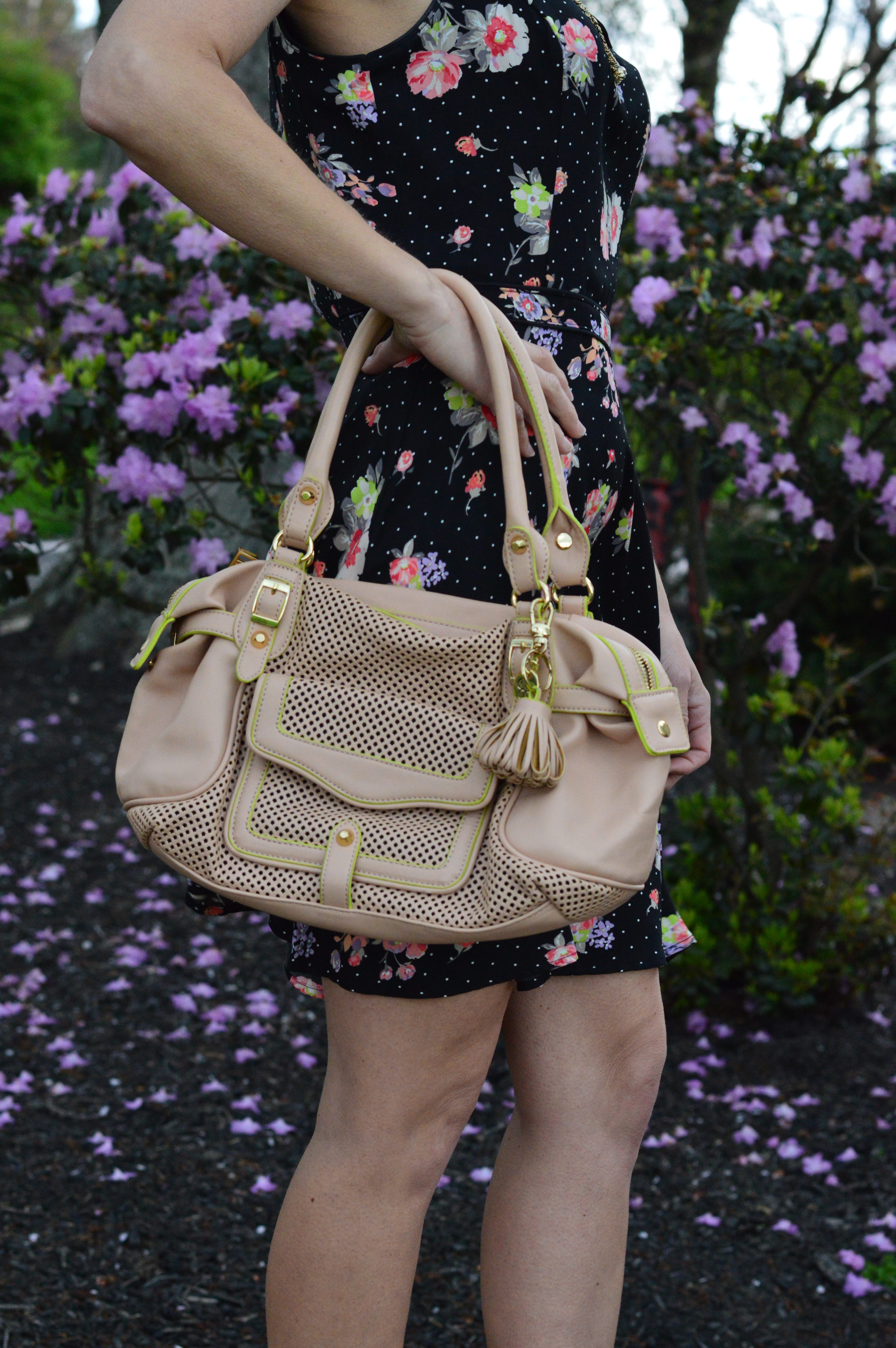 Jessica Simpson Handbags On Sale Up To 90% Off Retail